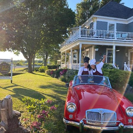 Toba'S Bed & Breakfast Lunenburg Exterior photo