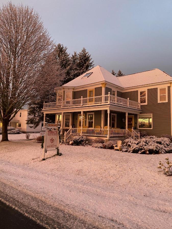 Toba'S Bed & Breakfast Lunenburg Exterior photo