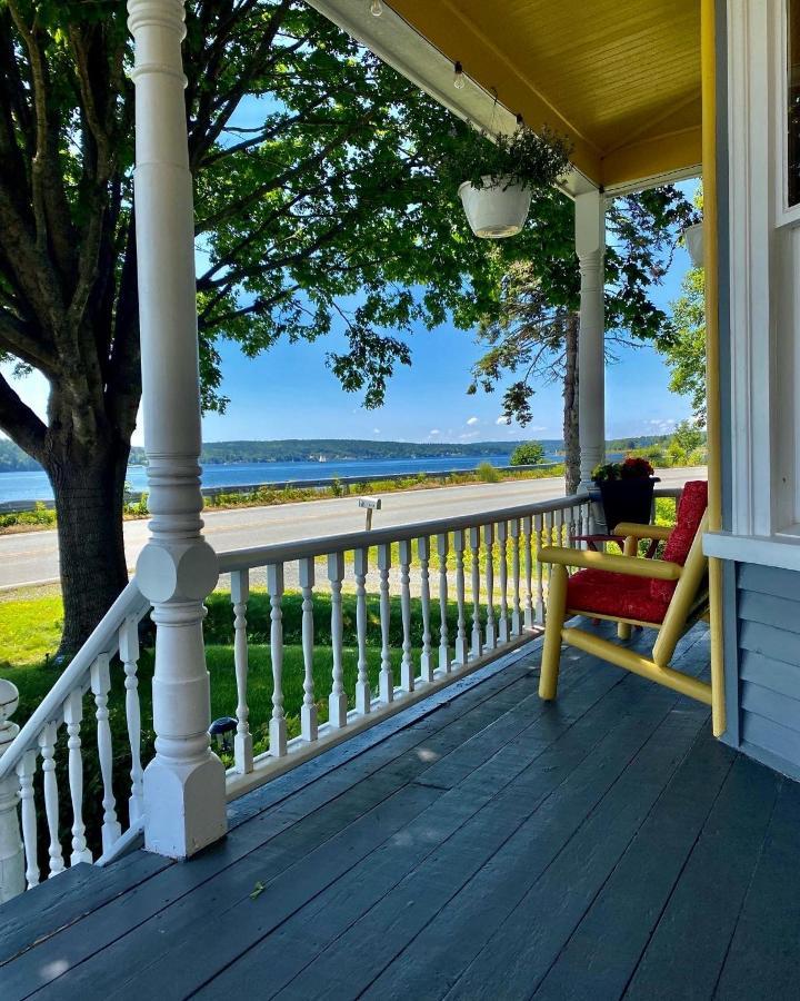 Toba'S Bed & Breakfast Lunenburg Exterior photo
