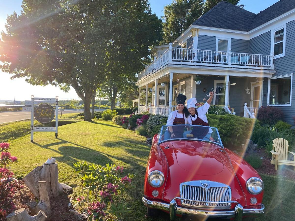 Toba'S Bed & Breakfast Lunenburg Exterior photo